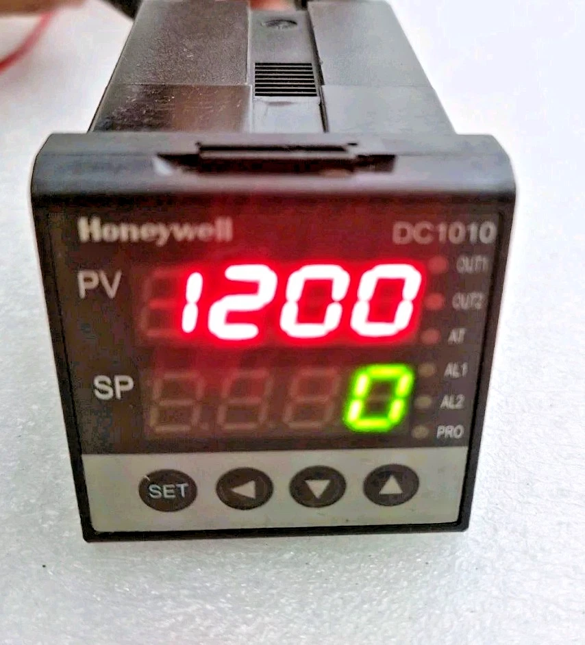 Honeywell DC1010 Temperature Controller DC1010CT-101000-E Ac 85~265V (Used)